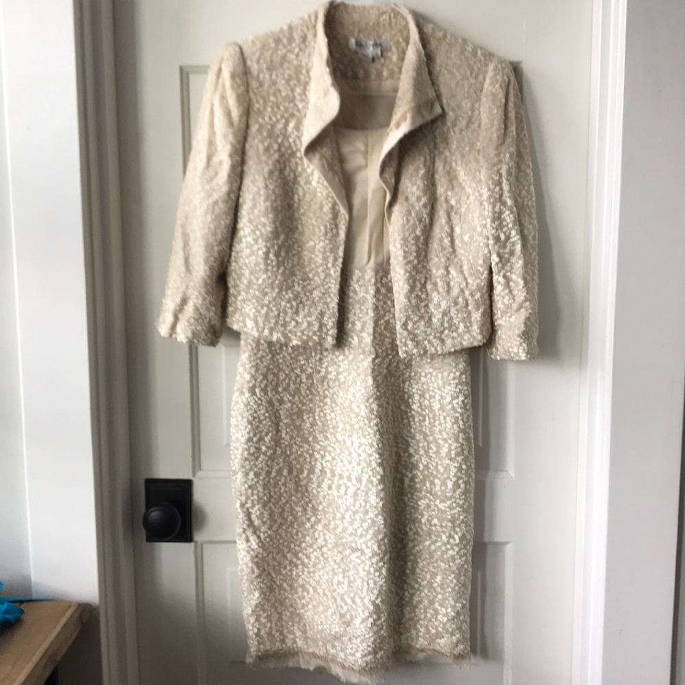 Kay Unger tan boucle and Linen suit size 4